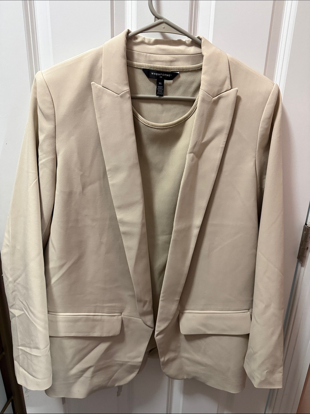 White House Black Market Cream Tailored Notch-Lapel Blazer & Matching Tank